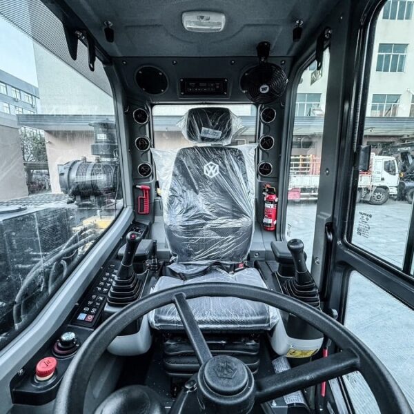 Xe Xúc Đào Bánh Lốp Mới Xinuyan XYC130 Gầu 0.5 khối - Hải Âu