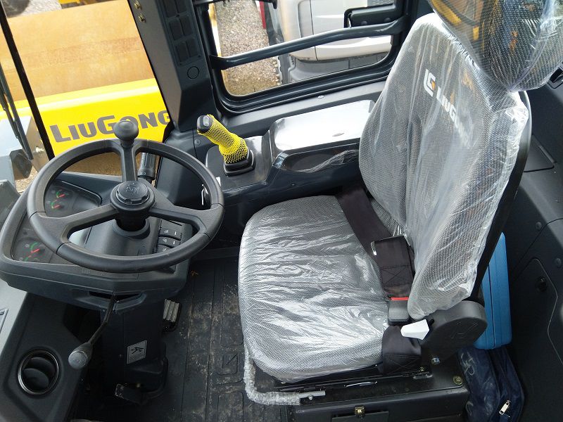 gia-may-xuc-lat3 xuc-lat-liugong835h