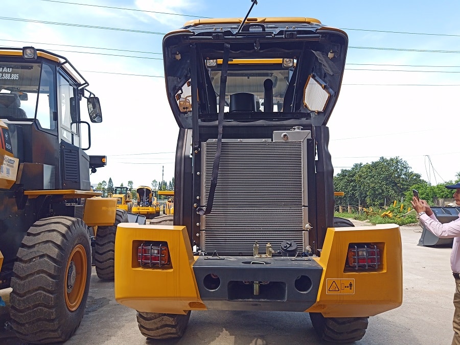 mua-ban-xuc-lat-hai-au-1 xuc-lat-gau-2.3-khoi