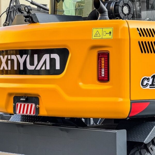 Xe Xúc Đào Bánh Lốp Mới Xinuyan XYC130 Gầu 0.5 khối - Hải Âu