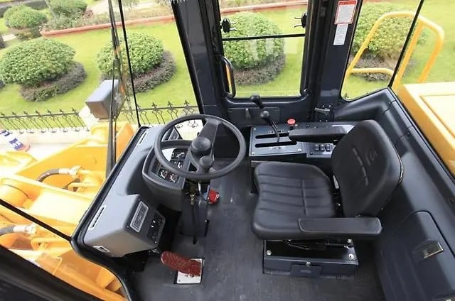 Máy xúc lật gắp gỗ ZL50CN sức nâng 5 tấn Máy xúc lật gắp gỗ ZL50CN sức nâng 5 tấn