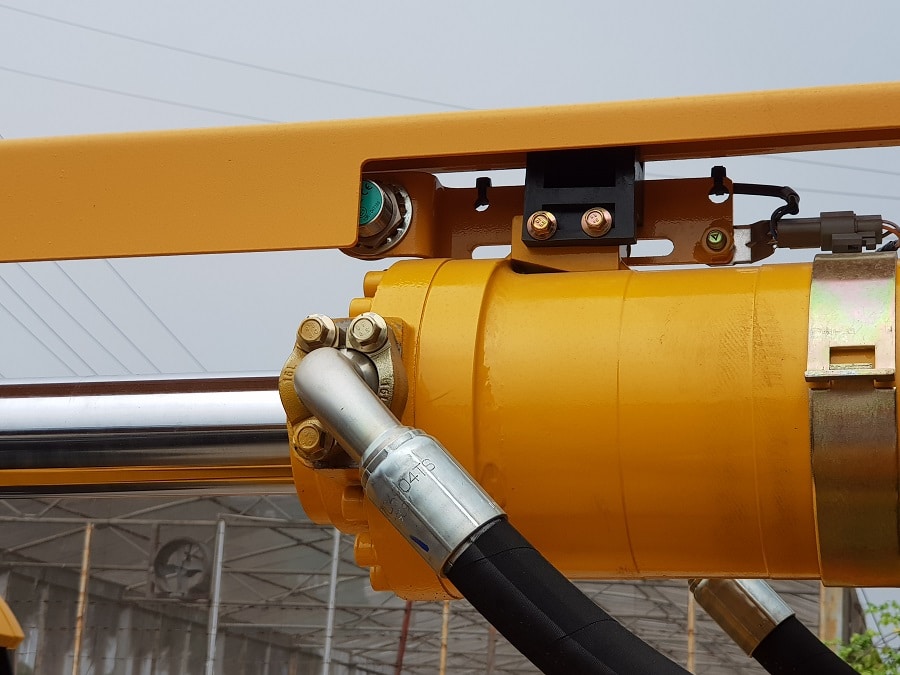 xy-lanh-nang-can-xuc-lat xuc-lat-trung-quoc